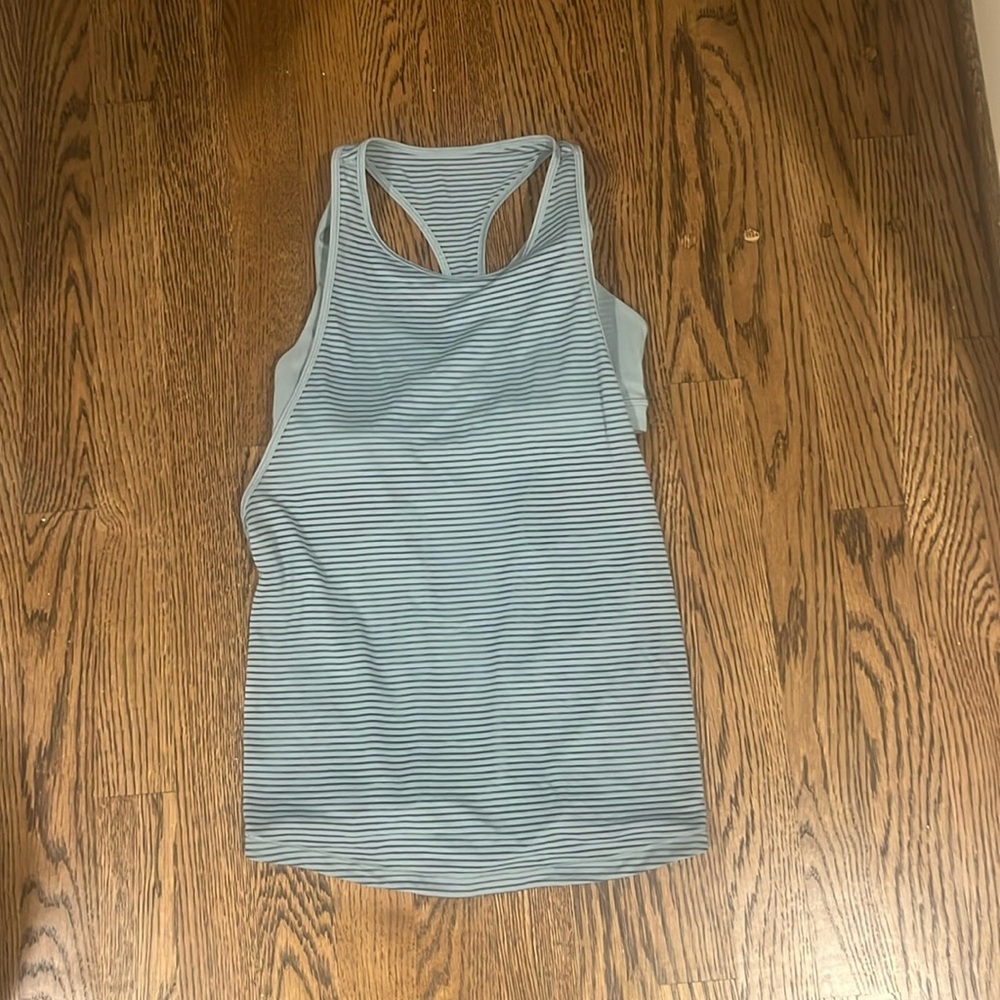 Lululemon tank with built in bra!
